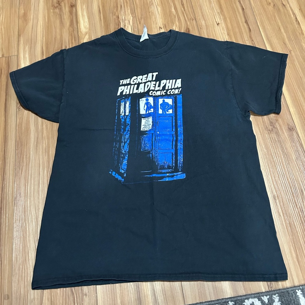 Phila Comic Con Graphic Tee Size Large